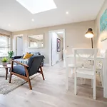 Pass The Keys Stunning 2Br Apt In Fab Location With Top Amenities